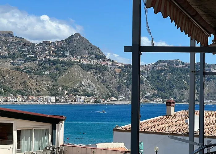 Baia Naxos アパート ジャルディーニ・ナクソス